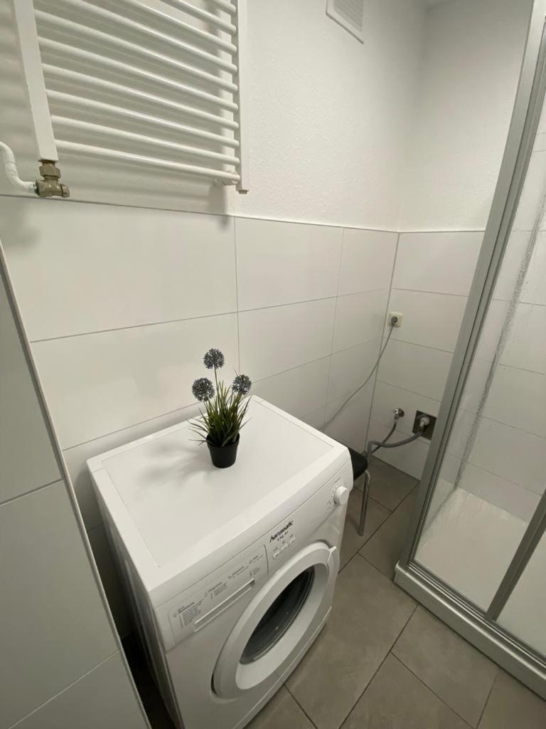 Zur Schleuse - Ferienwohnung Bis 6 Personen Mit Gem Garten Rostock Exteriér fotografie